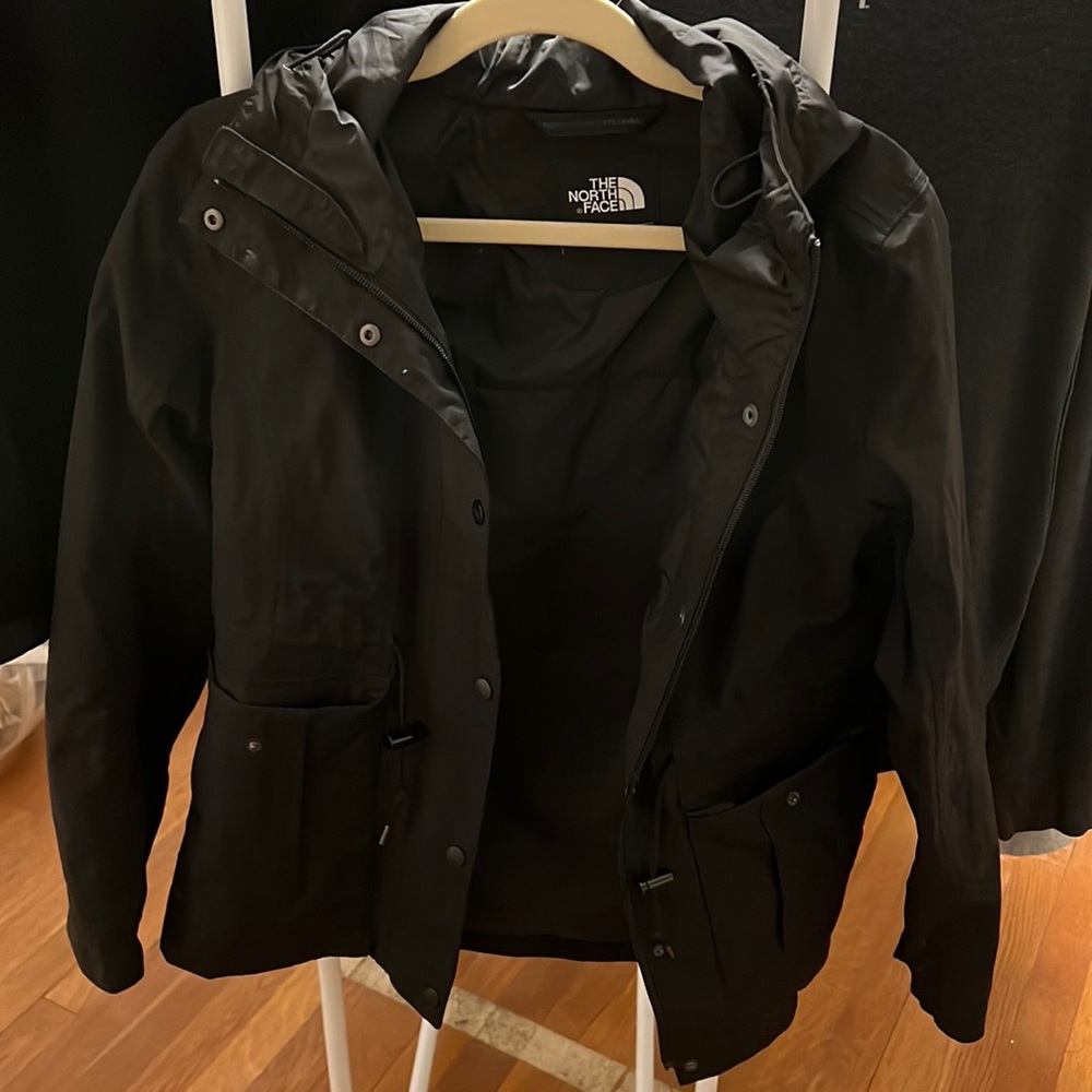 The North Face Raincoat / Parka